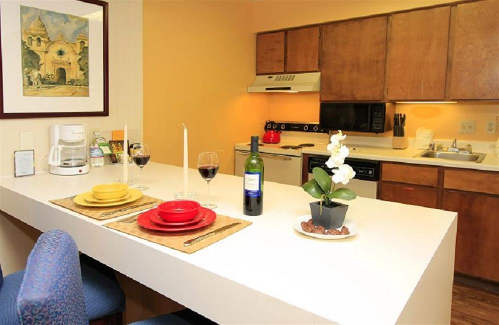 Chase Suite Hotel Newark Fremont Kamer foto