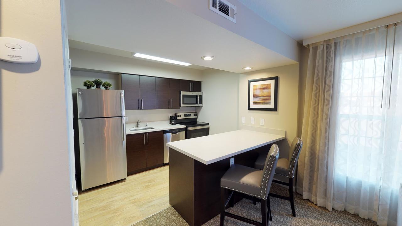 Chase Suite Hotel Newark Fremont Buitenkant foto