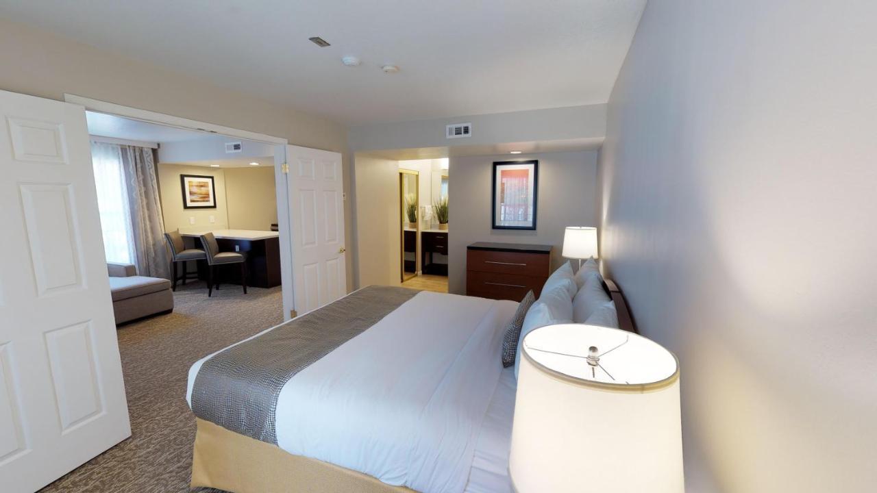 Chase Suite Hotel Newark Fremont Buitenkant foto